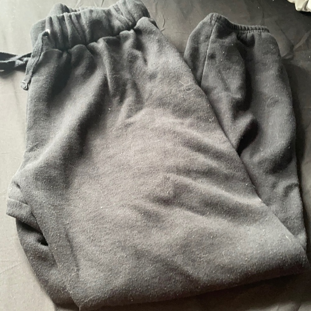 black volcom sweatpants